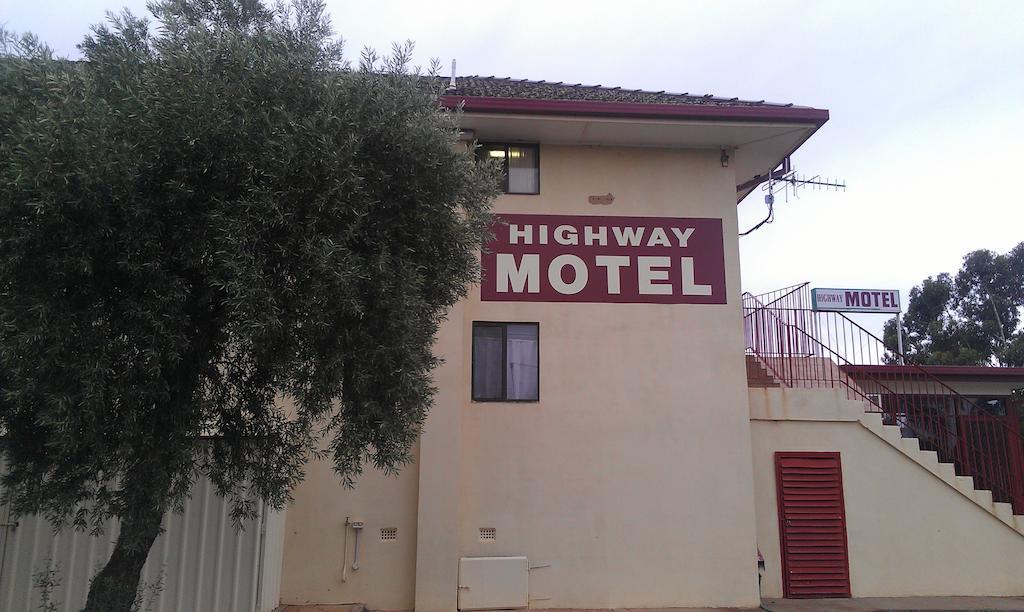 Goolgowi Highway Motel Экстерьер фото